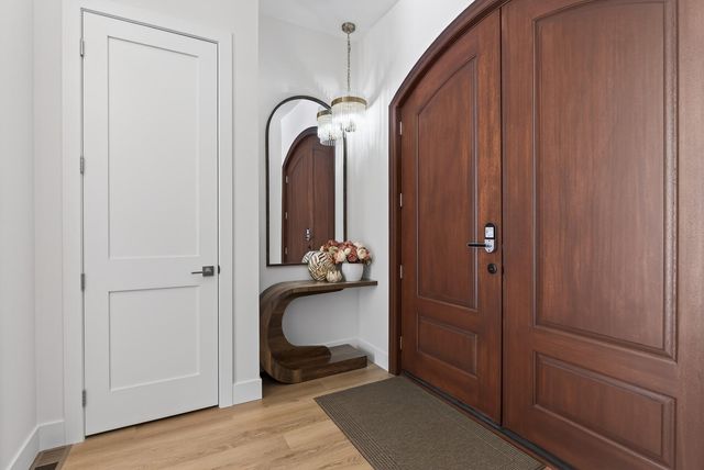 14759 Mcginty Road W, Minnetonka, MN 55391