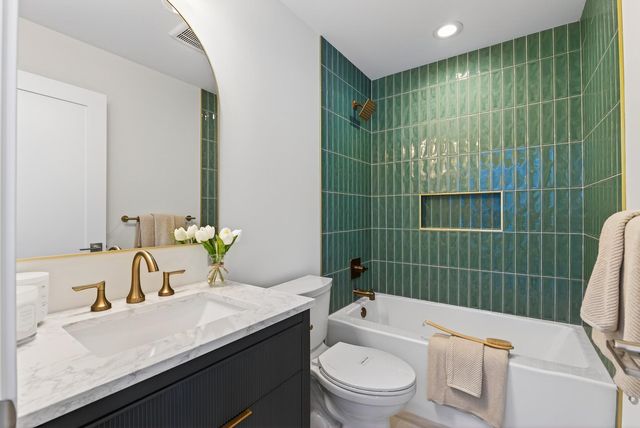 14759 Mcginty Road W, Minnetonka, MN 55391