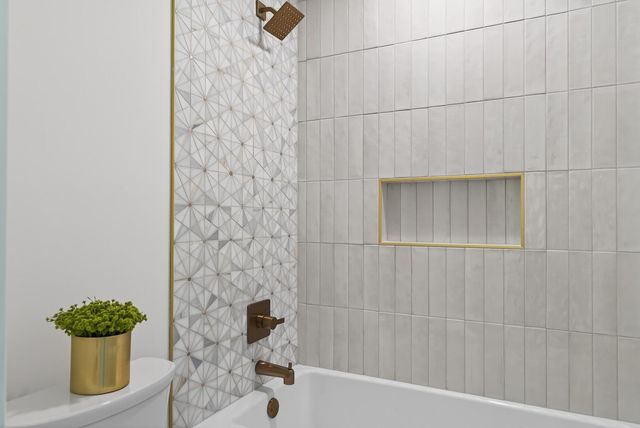 14759 Mcginty Road W, Minnetonka, MN 55391