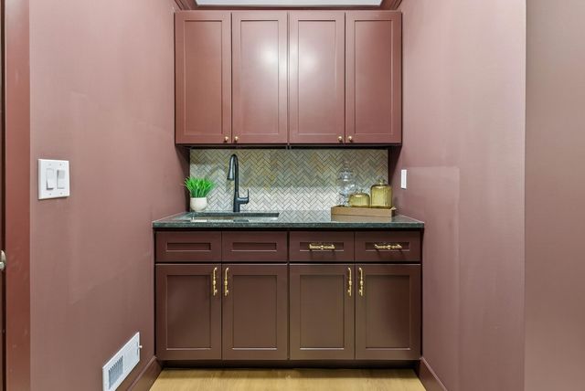 14759 Mcginty Road W, Minnetonka, MN 55391