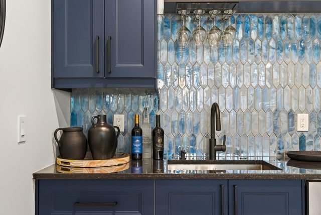 14759 Mcginty Road W, Minnetonka, MN 55391