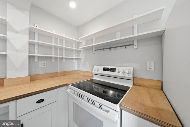 27 SPRUCE ST, Pomeroy, PA 19367