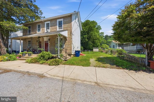 27 SPRUCE ST, Pomeroy, PA 19367