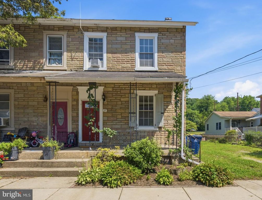 27 SPRUCE ST, Pomeroy, PA 19367