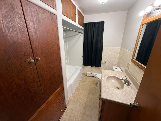 109 Iowa Street, La Crosse, IN 46348