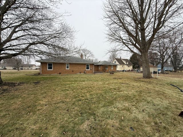 109 Iowa Street, La Crosse, IN 46348