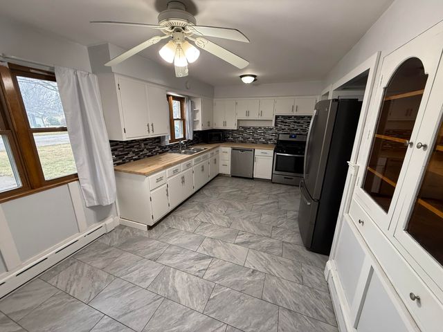 109 Iowa Street, La Crosse, IN 46348