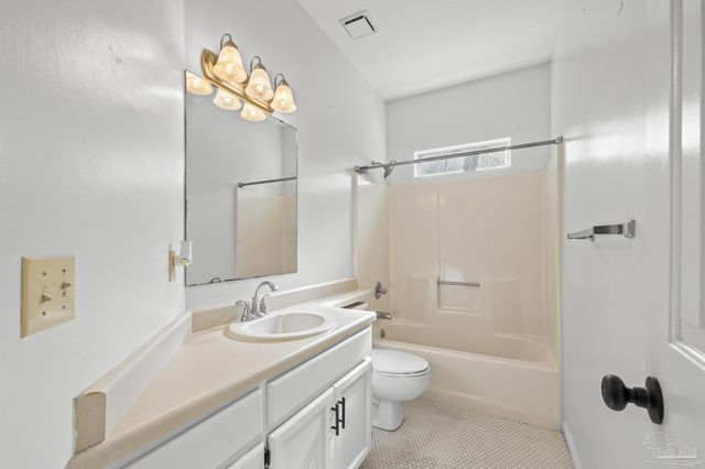 4172 Longwood Cir, Gulf Breeze, FL 32563