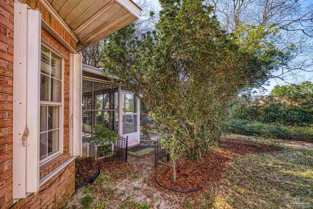 4172 Longwood Cir, Gulf Breeze, FL 32563