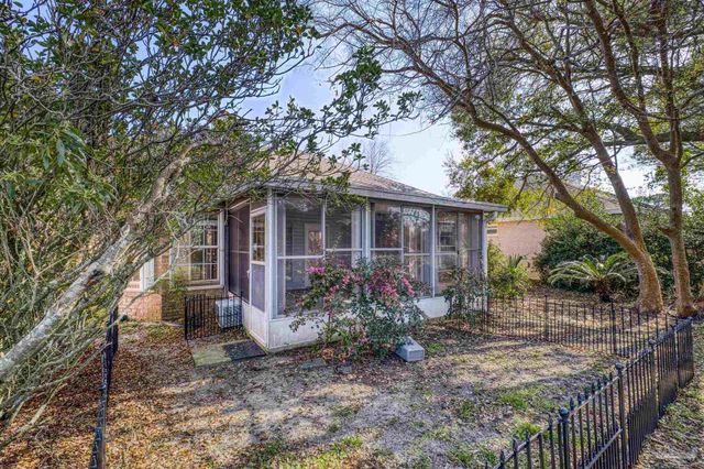 4172 Longwood Cir, Gulf Breeze, FL 32563