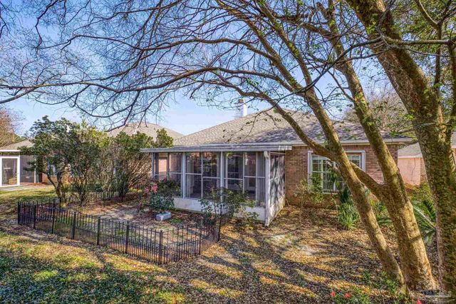 4172 Longwood Cir, Gulf Breeze, FL 32563