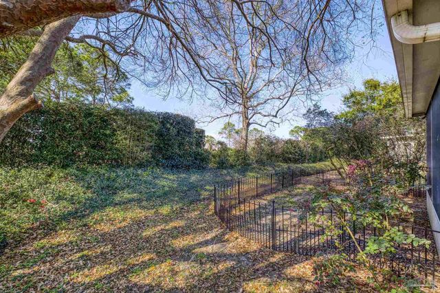 4172 Longwood Cir, Gulf Breeze, FL 32563