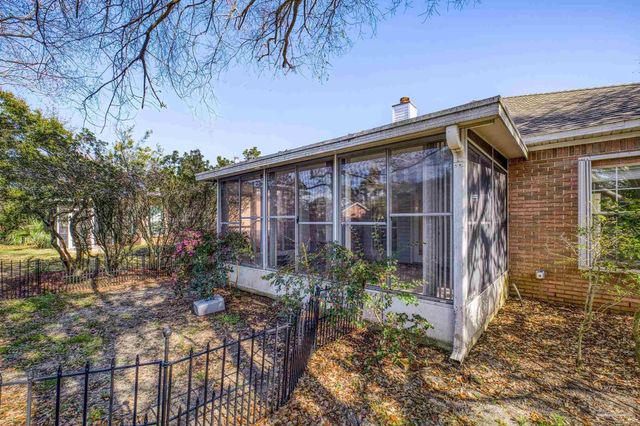 4172 Longwood Cir, Gulf Breeze, FL 32563