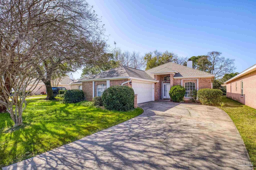 4172 Longwood Cir, Gulf Breeze, FL 32563