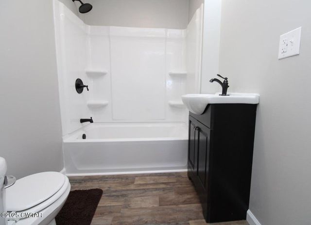 30 Chesterfield Byp, Lexington, TN 38351