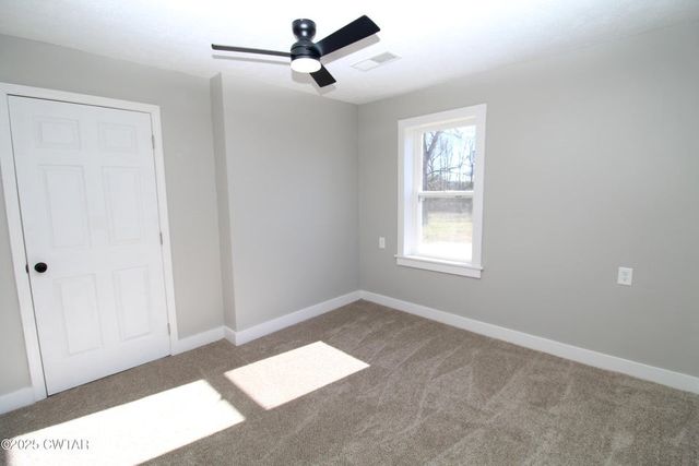 30 Chesterfield Byp, Lexington, TN 38351