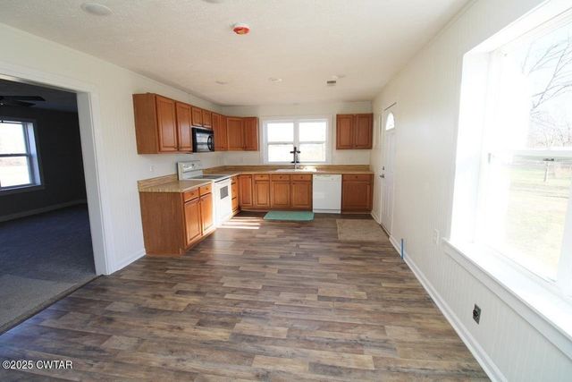 30 Chesterfield Byp, Lexington, TN 38351