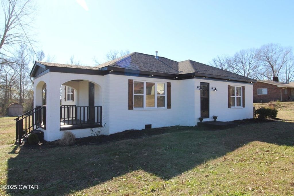 30 Chesterfield Byp, Lexington, TN 38351