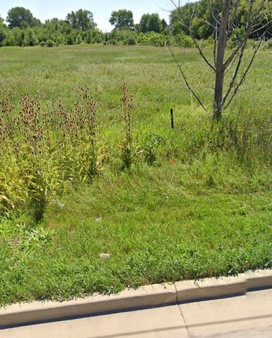 738 Crest Avenue, Schaumburg, IL 60193