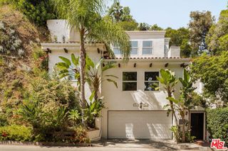 7003 La Presa Drive, Los Angeles, CA 90068