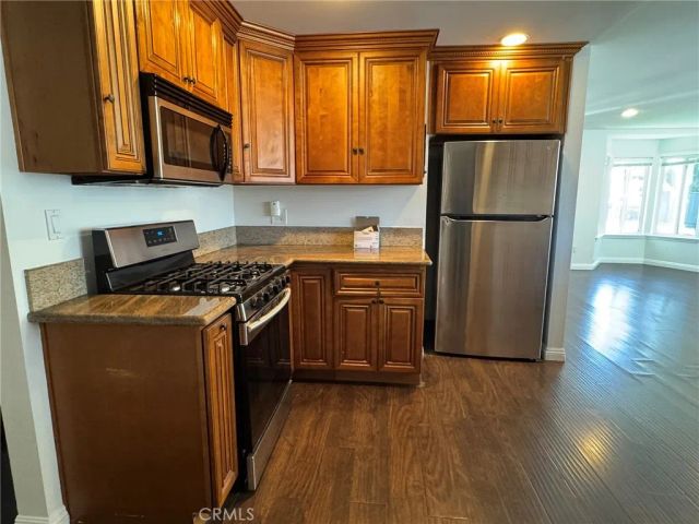 1041 W Acacia, Orange, CA 92868