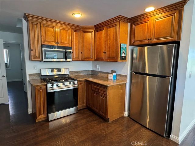 1041 W Acacia, Orange, CA 92868