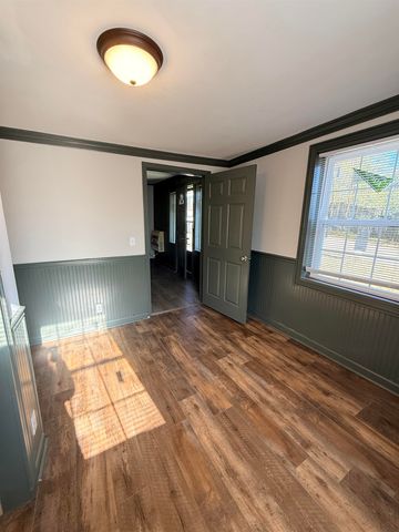 226 OAK ST, Selmer, TN 38375