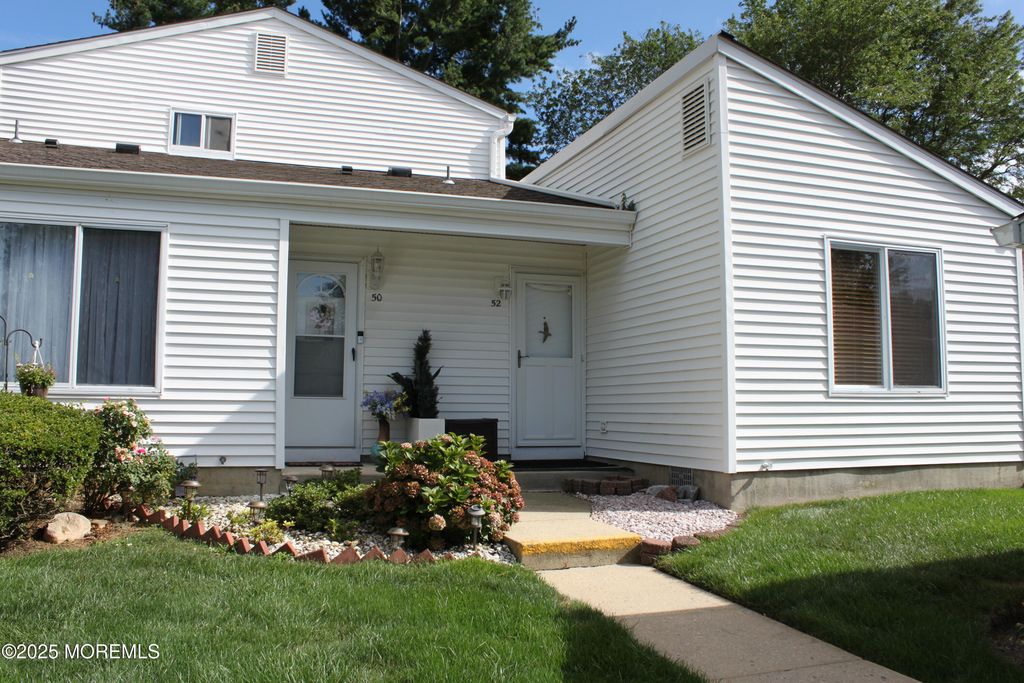 52 Greenwood Drive, Freehold, NJ 07728