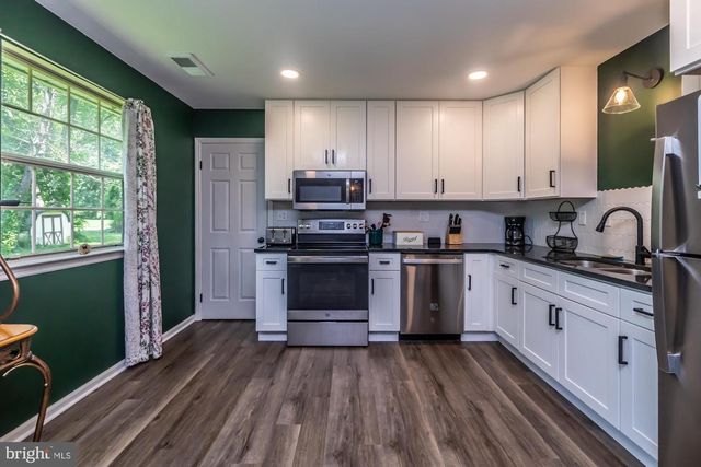 9 GLEN RIDGE DR, Downingtown, PA 19335