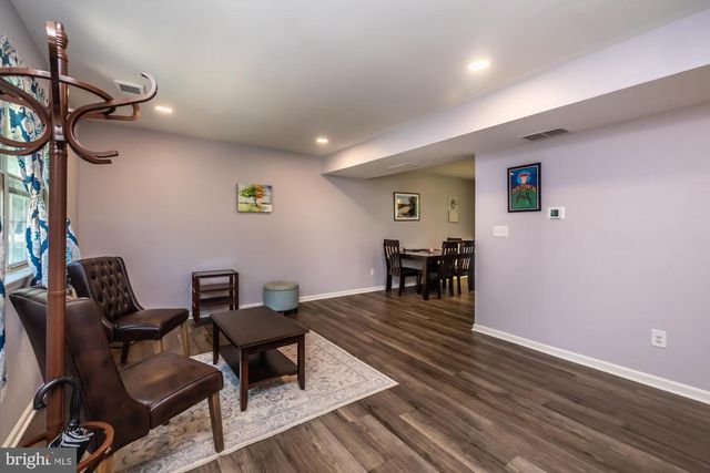 9 GLEN RIDGE DR, Downingtown, PA 19335