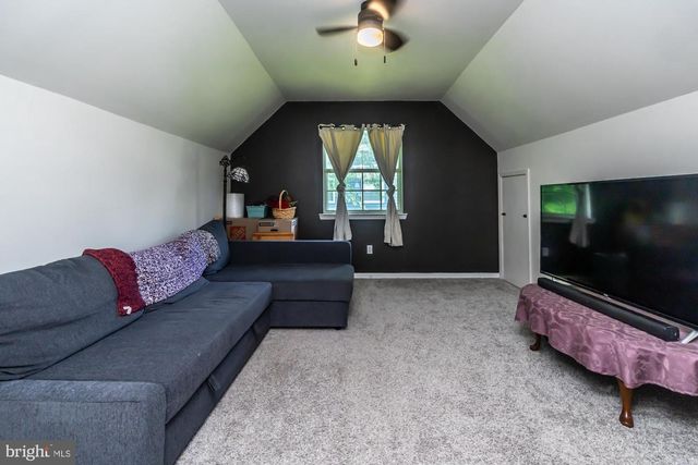 9 GLEN RIDGE DR, Downingtown, PA 19335