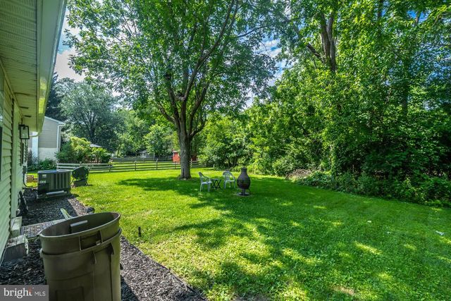 9 GLEN RIDGE DR, Downingtown, PA 19335