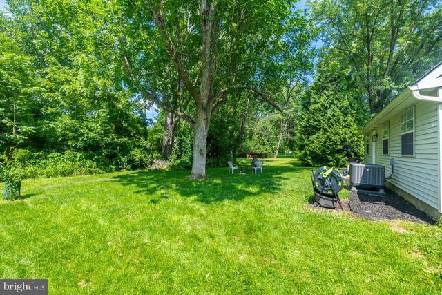 9 GLEN RIDGE DR, Downingtown, PA 19335