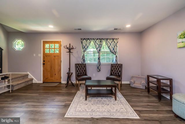 9 GLEN RIDGE DR, Downingtown, PA 19335