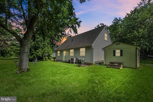 9 GLEN RIDGE DR, Downingtown, PA 19335