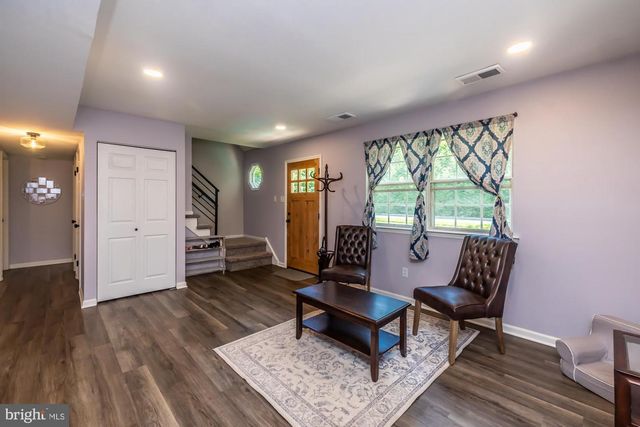 9 GLEN RIDGE DR, Downingtown, PA 19335