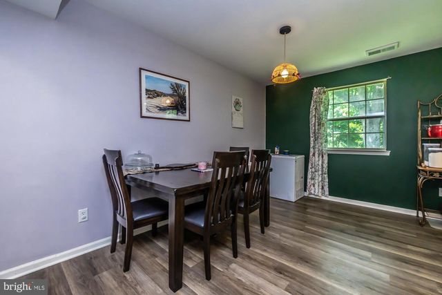 9 GLEN RIDGE DR, Downingtown, PA 19335