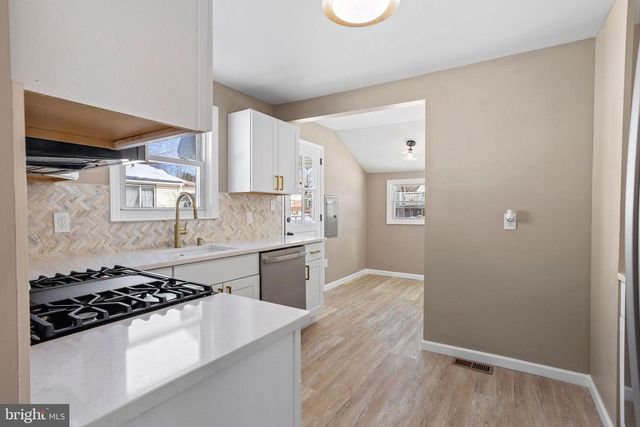 226 ADAMS AVE, Barrington, NJ 08007