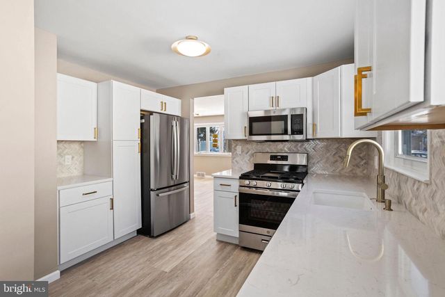 226 ADAMS AVE, Barrington, NJ 08007