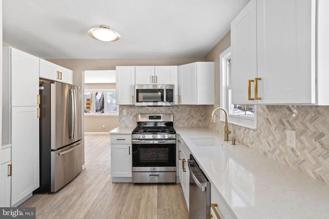 226 ADAMS AVE, Barrington, NJ 08007