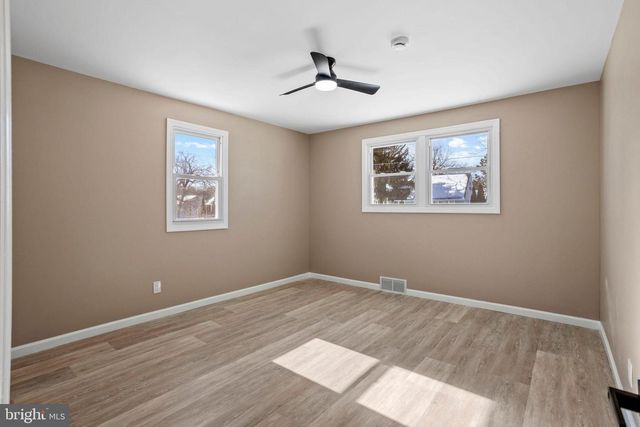 226 ADAMS AVE, Barrington, NJ 08007