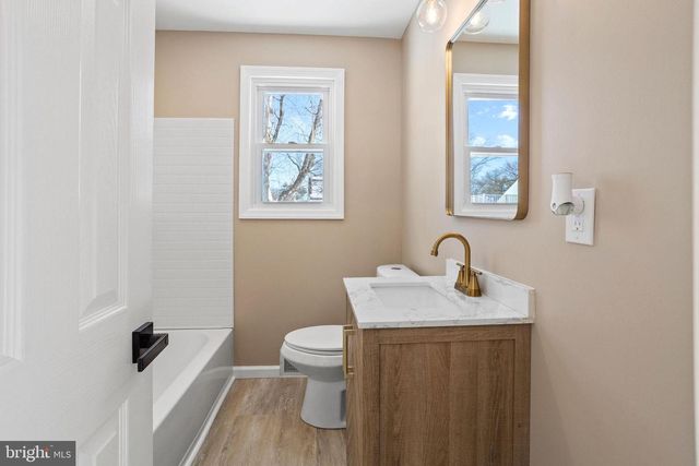 226 ADAMS AVE, Barrington, NJ 08007