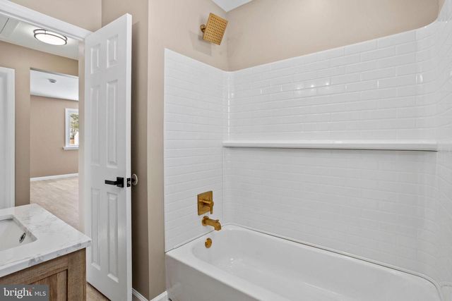226 ADAMS AVE, Barrington, NJ 08007