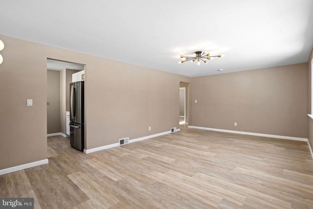 226 ADAMS AVE, Barrington, NJ 08007