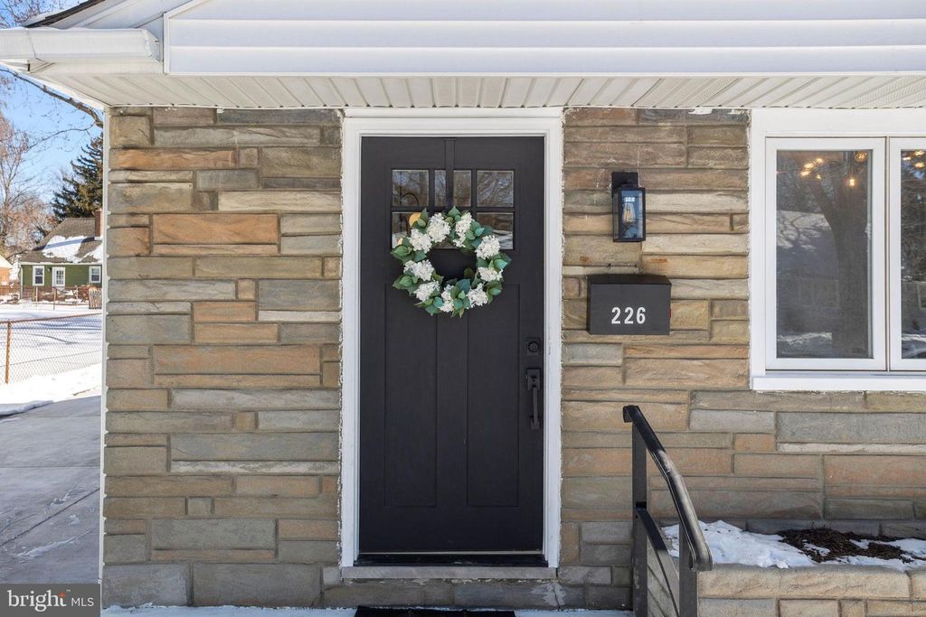 Image 1 of property listing at 226 ADAMS AVE, Barrington, NJ 08007