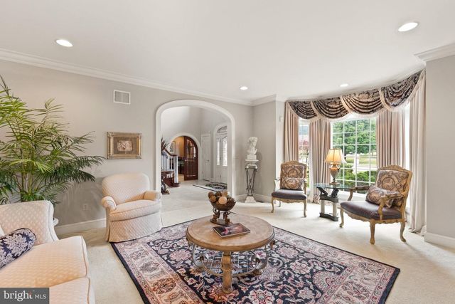 121 MADARA DR, Hanover, PA 17331