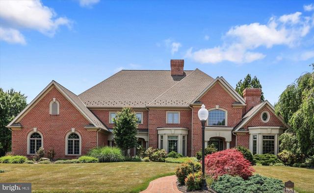 121 MADARA DR, Hanover, PA 17331