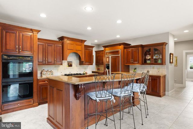 121 MADARA DR, Hanover, PA 17331