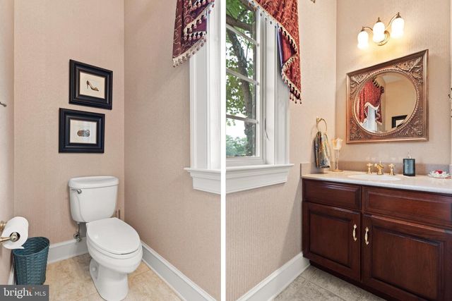 121 MADARA DR, Hanover, PA 17331