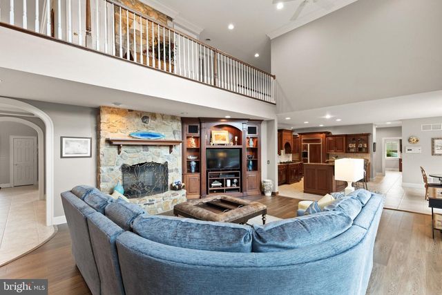 121 MADARA DR, Hanover, PA 17331
